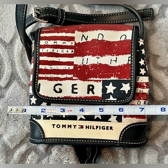 🇺🇸 Tommy Hilfiger Flag Print Crossbody Mini Bag – Distressed Canvas - Picture 2 of 8